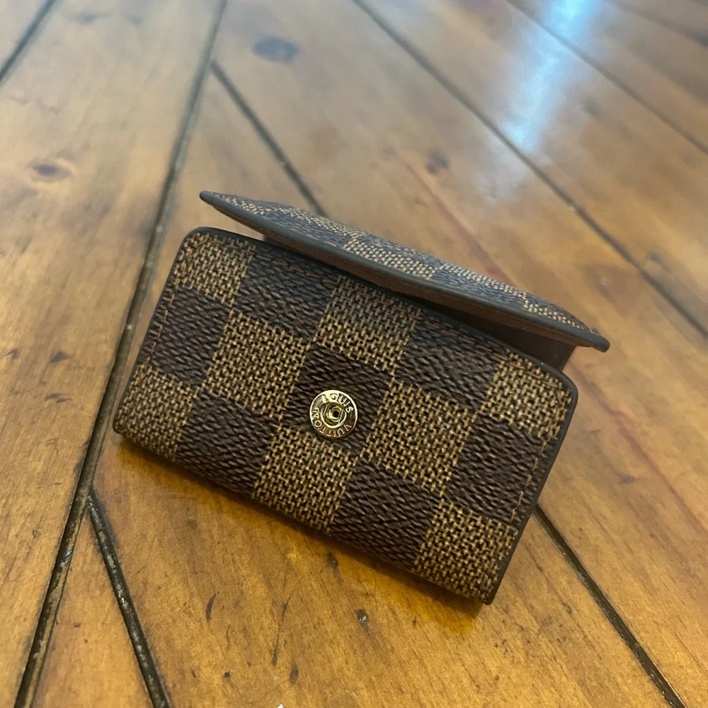 Louis Vuitton Mens handcuff links with case - Picture 3 of 7